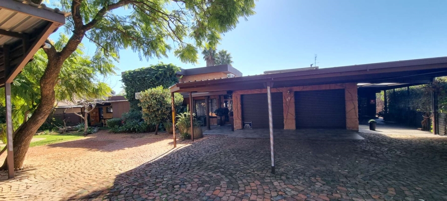 5 Bedroom Property for Sale in Dan Pienaar Free State